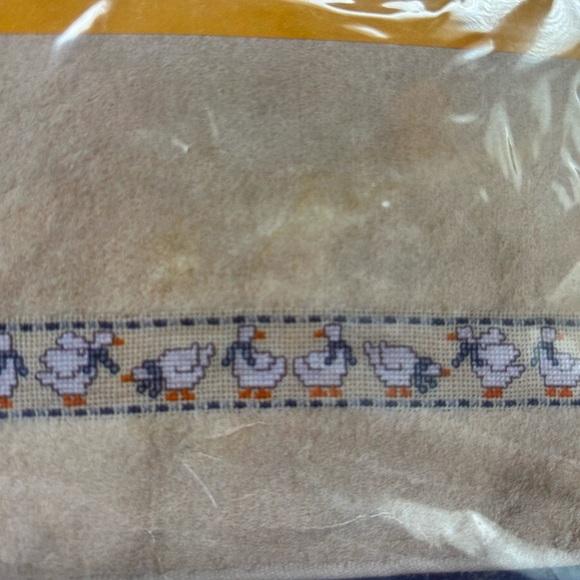 Other - Goose and bear The Creative Circle Embroidery Kit hand towels NOS